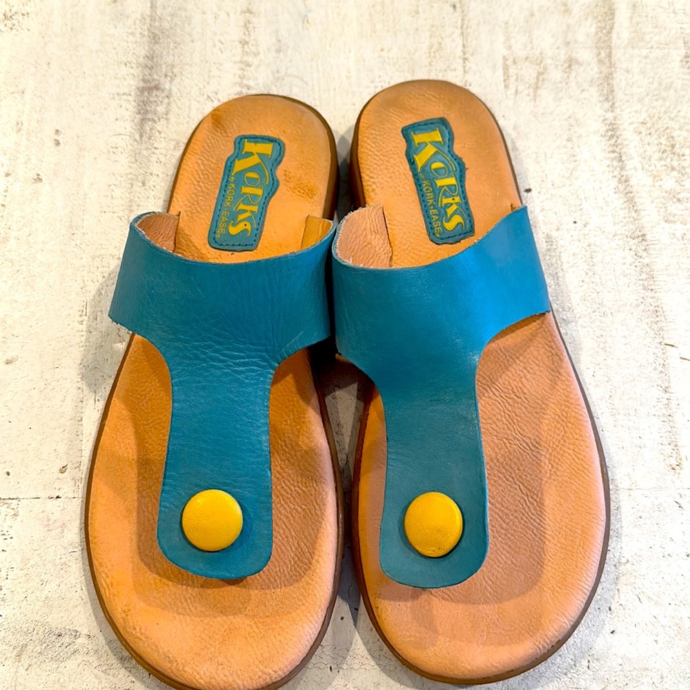 Womens Korks sandals, size 8. Gently used